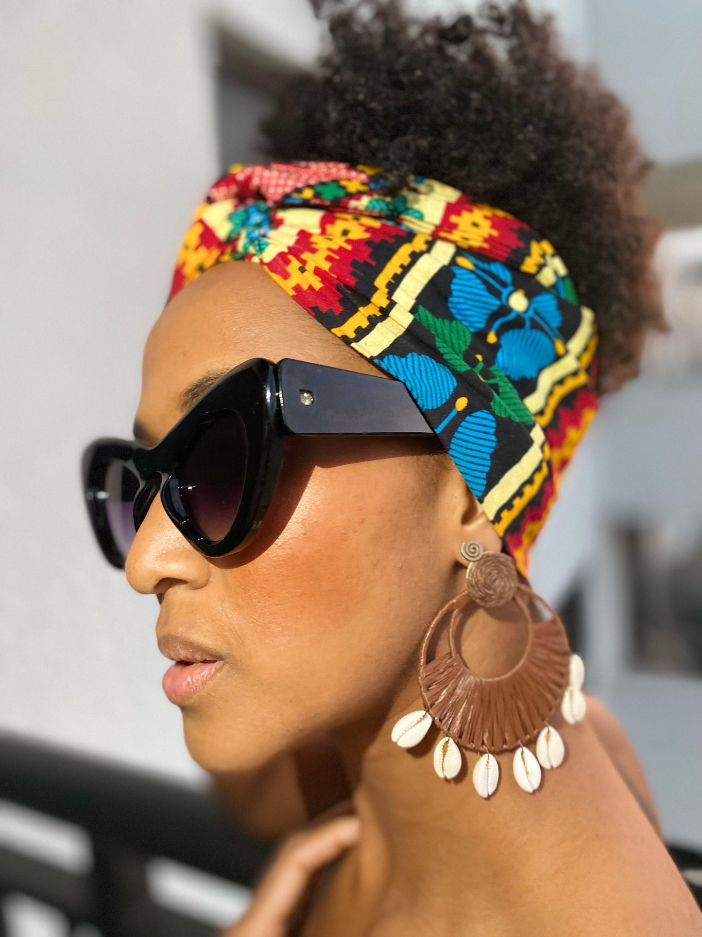 Stud Cowrie Hoop Brown