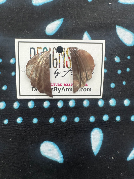 Shell earrings