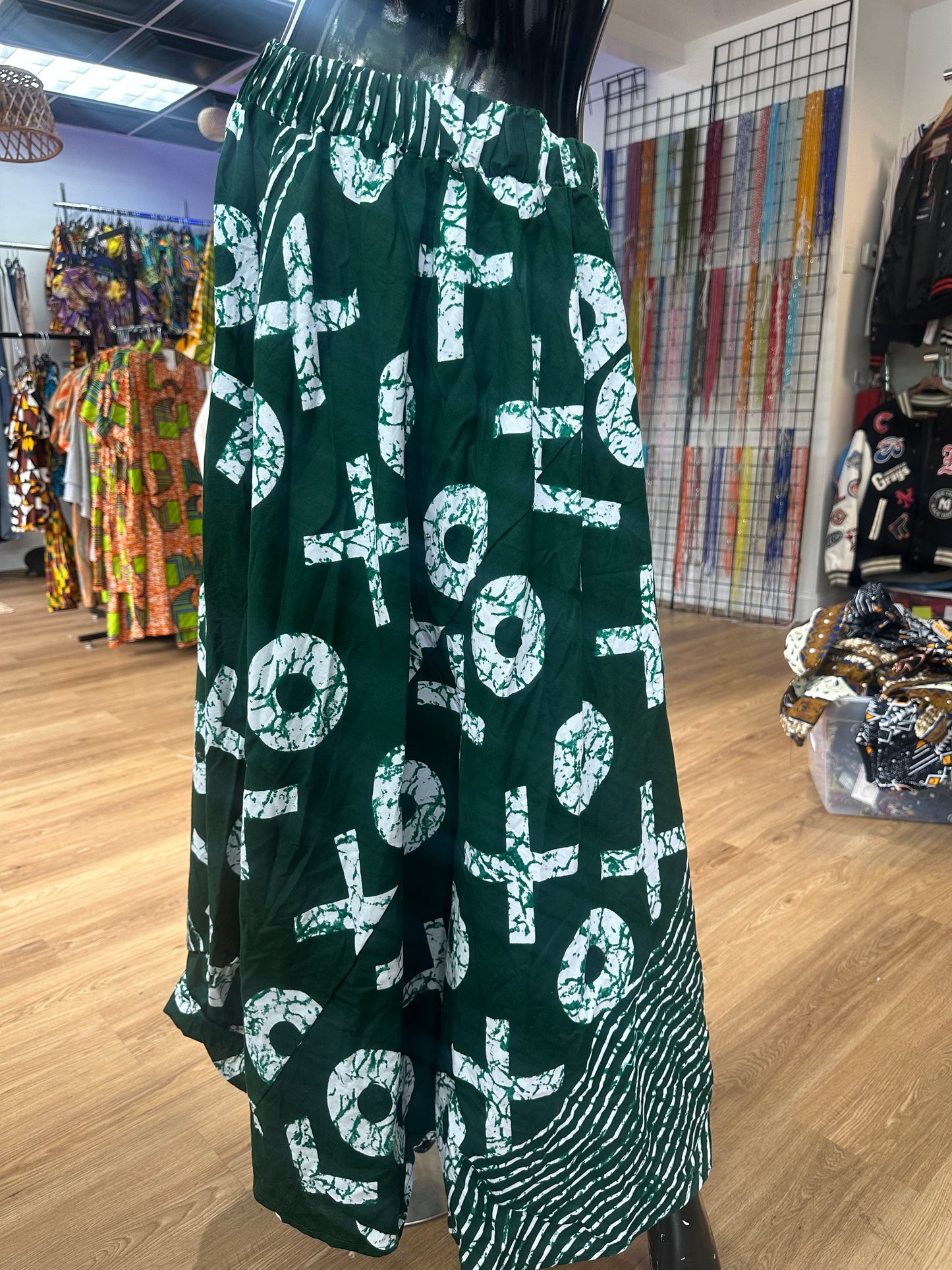 Woman elastic waist skirt