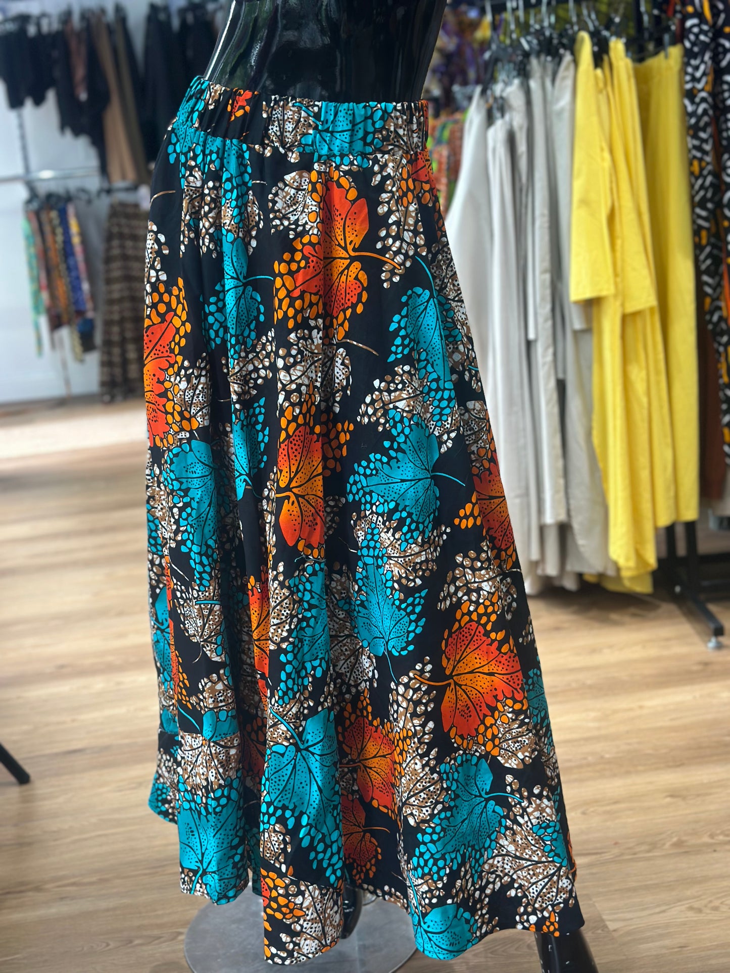 Elastic waist skirt