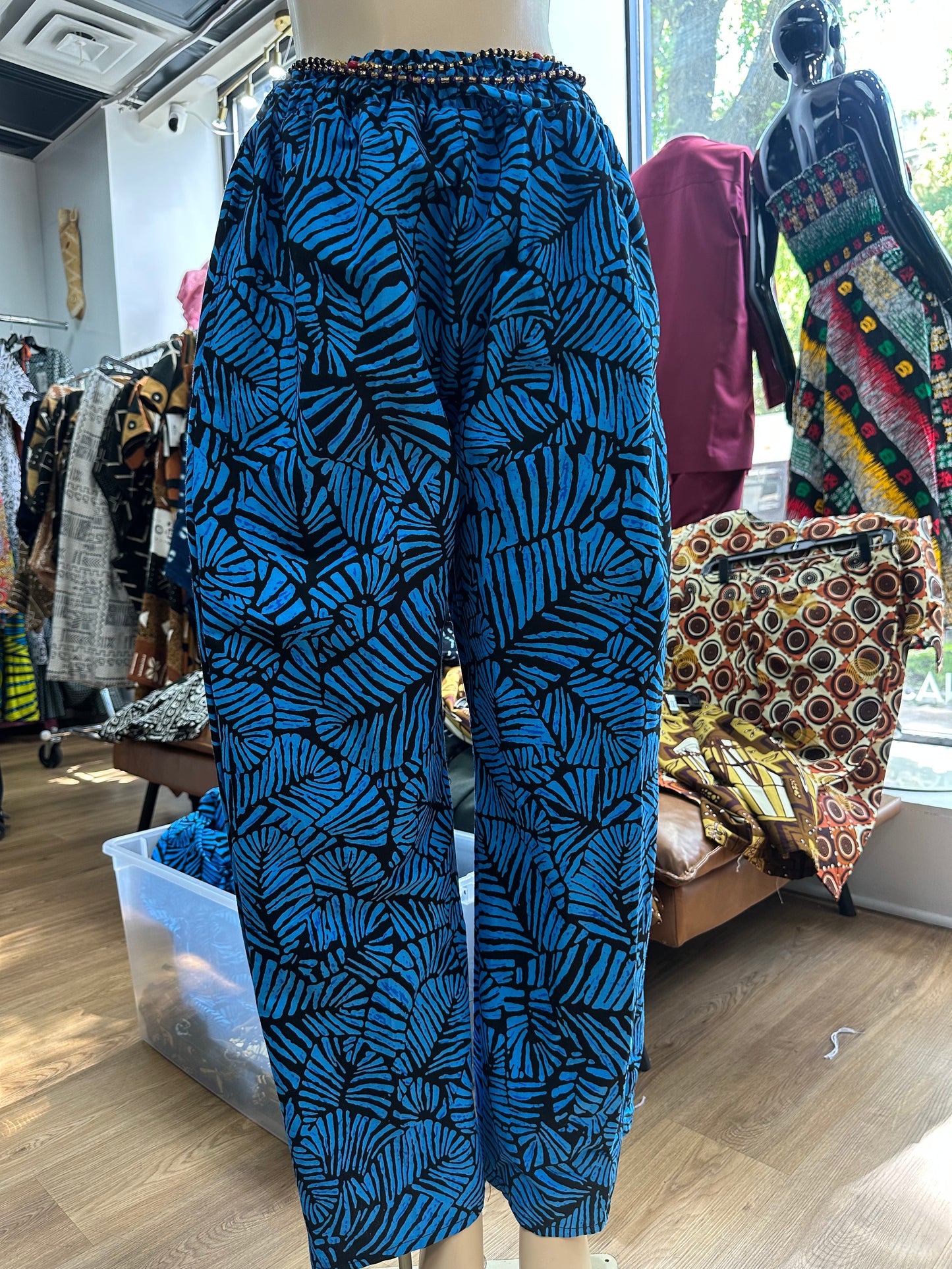 Elastic waist pant