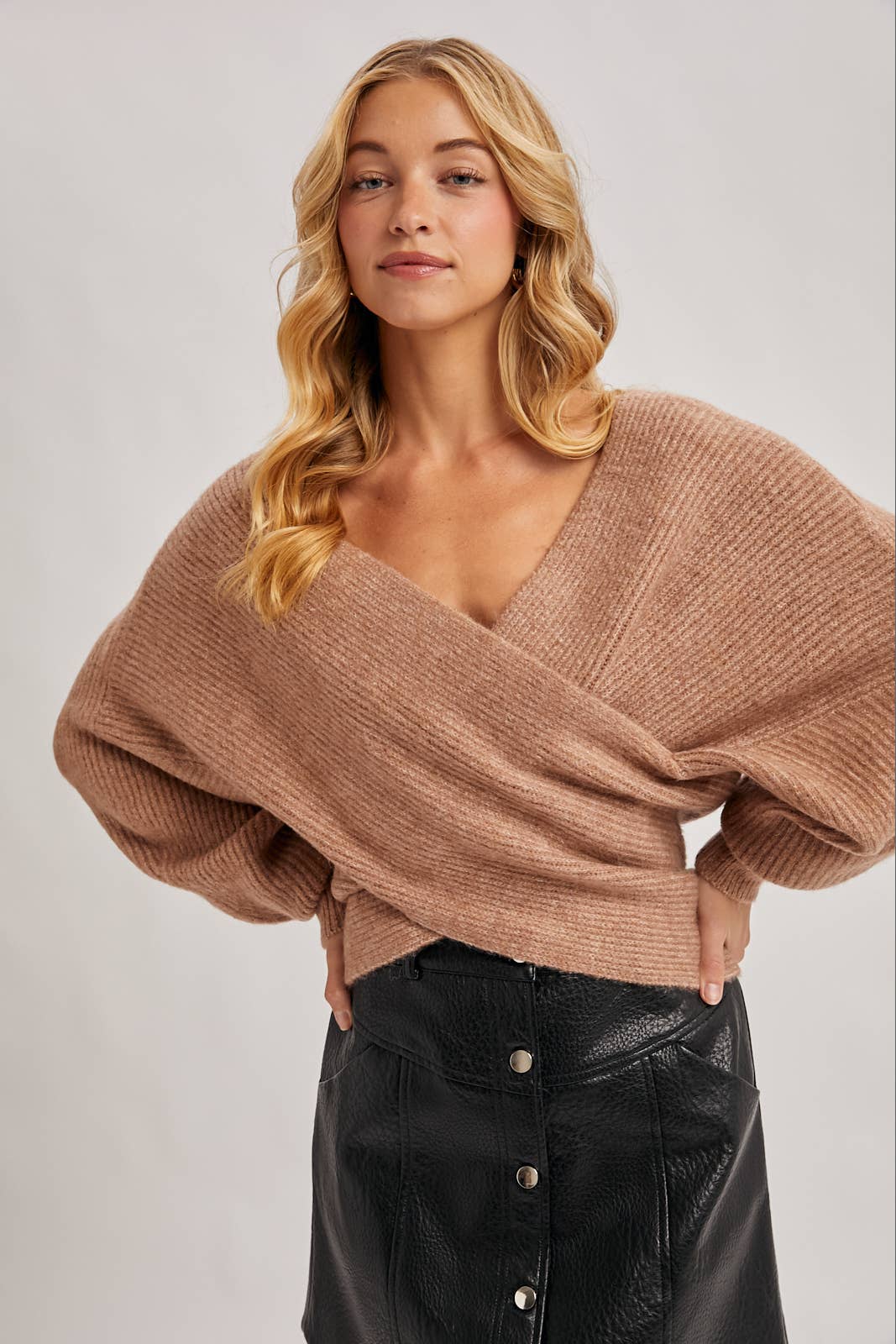 WRAP CROSSOVER RIBBED FUZZY KNIT SWEATER PULLOVER: ASH / M/L