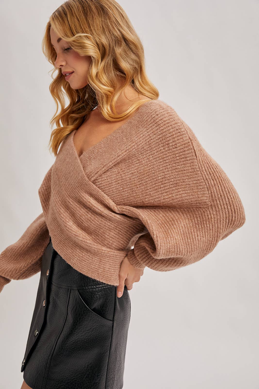 WRAP CROSSOVER RIBBED FUZZY KNIT SWEATER PULLOVER: ASH / M/L